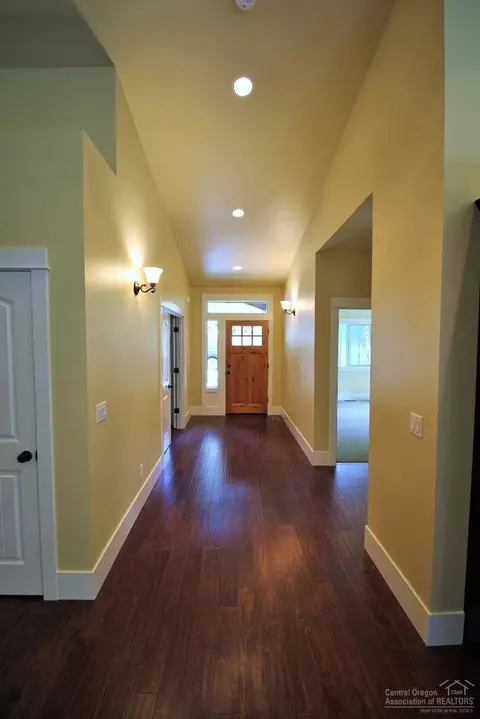 19515 Apache Rd, Bend, OR 97702 photo 10