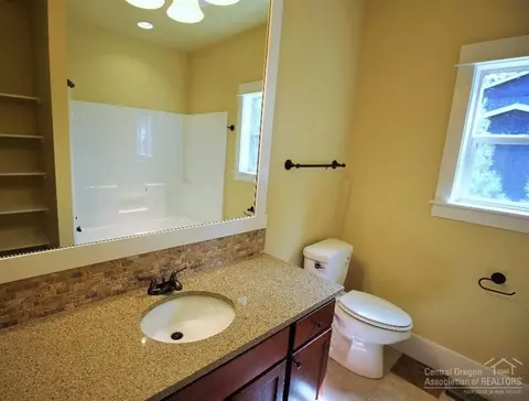 19515 Apache Rd, Bend, OR 97702 photo 11