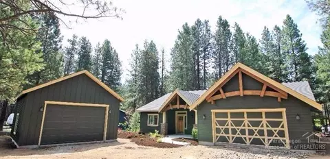 19515 Apache Rd, Bend, OR 97702 photo 3