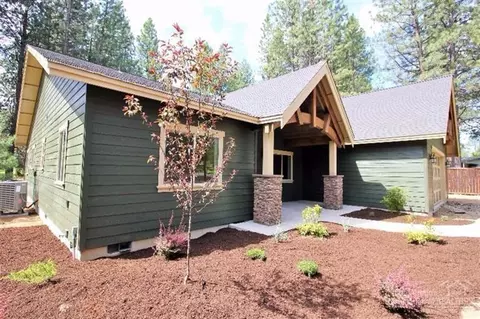 19515 Apache Rd, Bend, OR 97702 photo 2