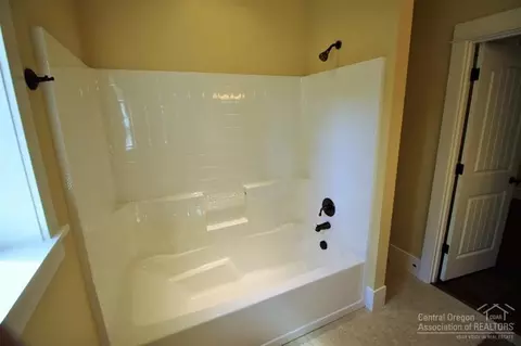 19515 Apache Rd, Bend, OR 97702 photo 12