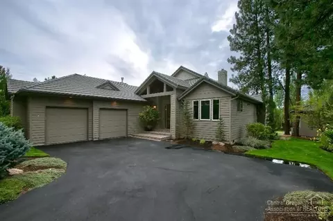 19591 Green Lakes Loop, Bend, OR 97702 photo 2
