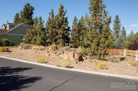 61239 Ridgewater Loop, Bend, OR 97702 photo 2