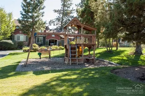 61239 Ridgewater Loop, Bend, OR 97702 photo 6