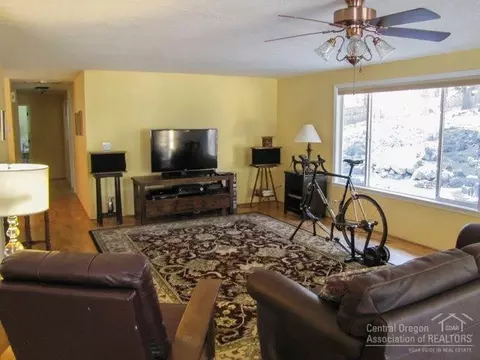 60835 Ruby Pl, Bend, OR 97702 photo 4