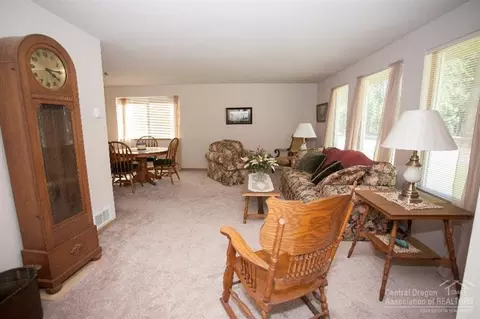 52816 Wayside Loop, La Pine, OR 97739 photo 2
