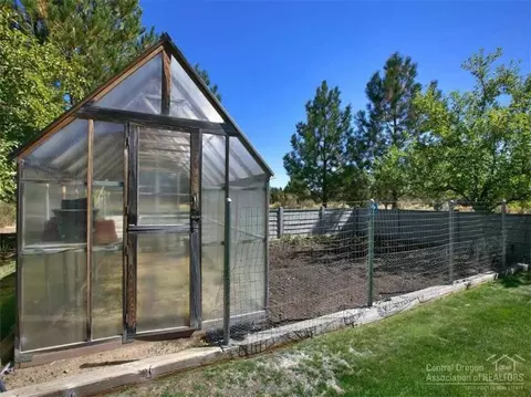 60930 Jennings Rd, Bend, OR 97702 photo 21