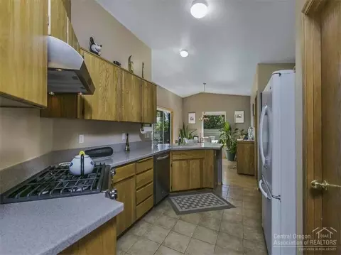 60930 Jennings Rd, Bend, OR 97702 photo 4