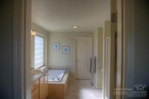 61010 Gosney Rd, Bend, OR 97702 photo 13