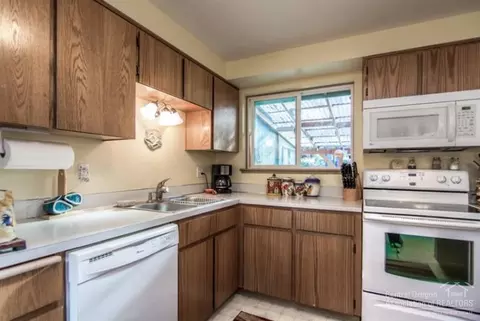 60475 Zuni Rd, Bend, OR 97702 photo 10