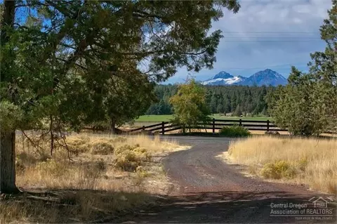 65040 Collins Rd, Bend, OR 97701 photo 2