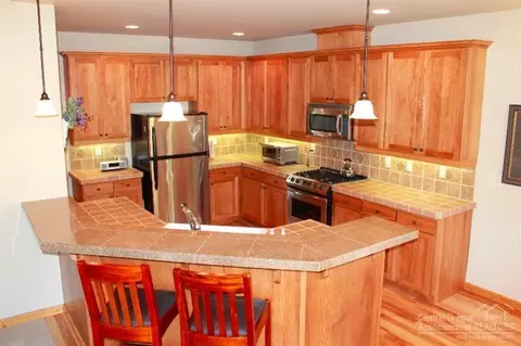 60822 SW Cobblestone Pl, Bend, OR 97702 photo 2