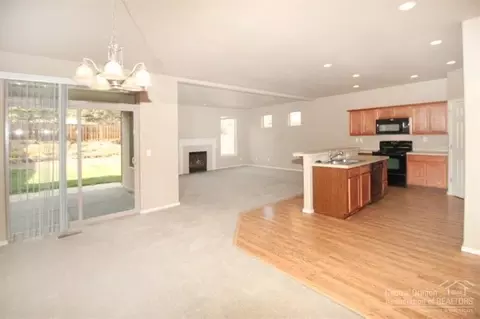 62021 Quail Run Pl, Bend, OR 97701 photo 4