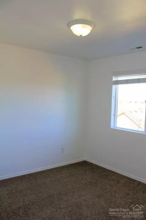 2880 NE Sedalia Loop, Bend, OR 97701 photo 13