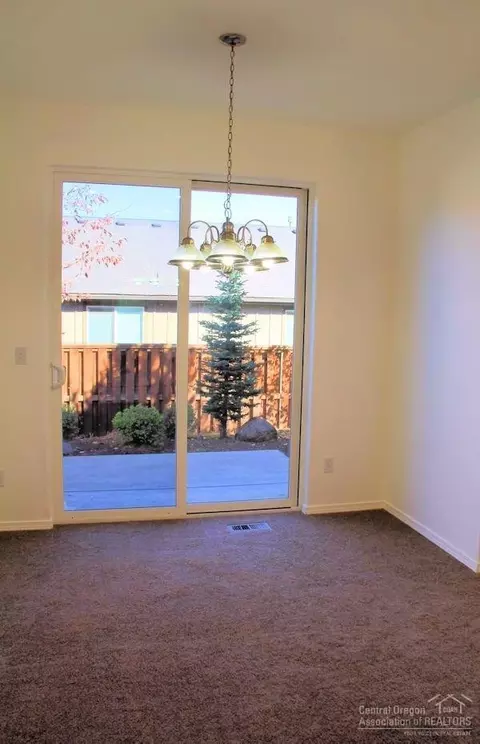 2880 NE Sedalia Loop, Bend, OR 97701 photo 10