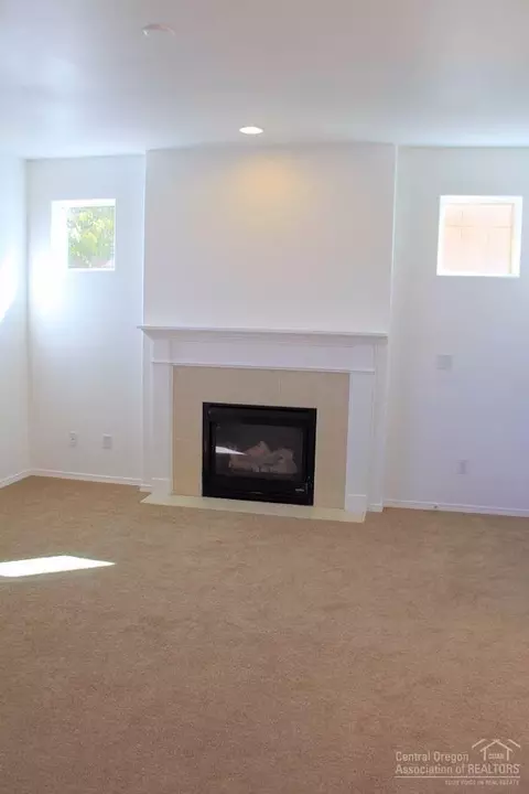 2880 NE Sedalia Loop, Bend, OR 97701 photo 3