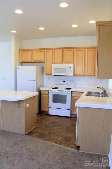 2880 NE Sedalia Loop, Bend, OR 97701 photo 9