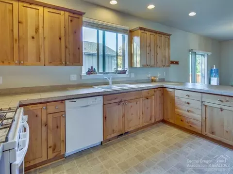 20697 Wandalea Dr, Bend, OR 97701 photo 11