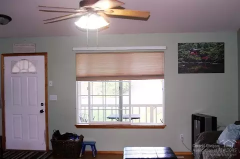21331 Puffin Dr, Bend, OR 97701 photo 2
