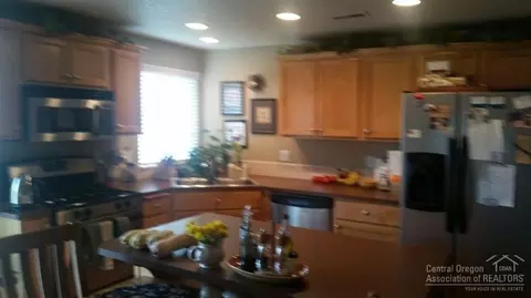 63177 Lancaster St, Bend, OR 97701 photo 3