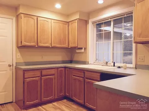 56239 Solar, Bend, OR 97707 photo 6