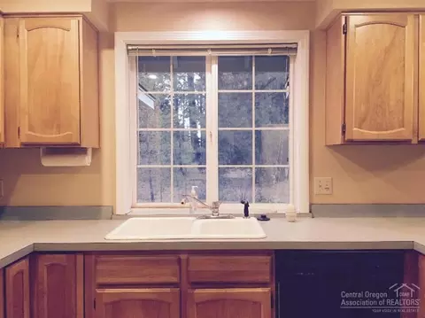 56239 Solar, Bend, OR 97707 photo 7
