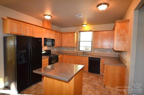 63160 Lancaster St, Bend, OR 97701 photo 4