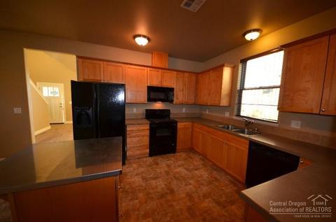 63160 Lancaster St, Bend, OR 97701 photo 5
