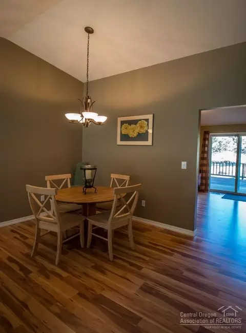 21221 Gift Rd, Bend, OR 97703 photo 12