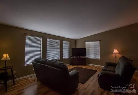 21221 Gift Rd, Bend, OR 97703 photo 6