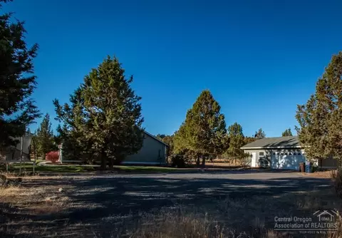 21221 Gift Rd, Bend, OR 97703 photo 3