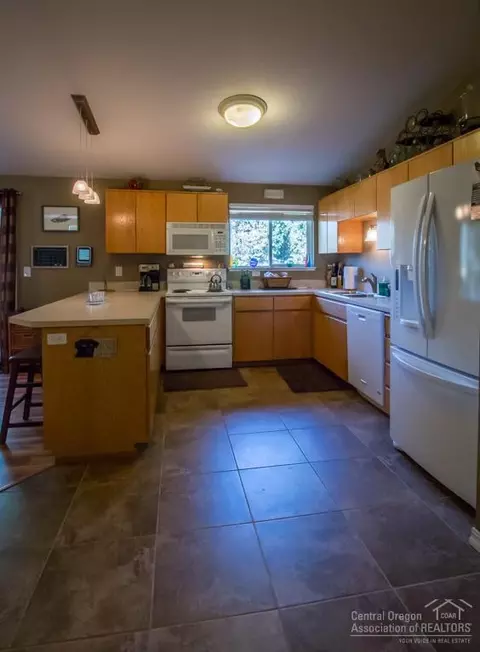 21221 Gift Rd, Bend, OR 97703 photo 10