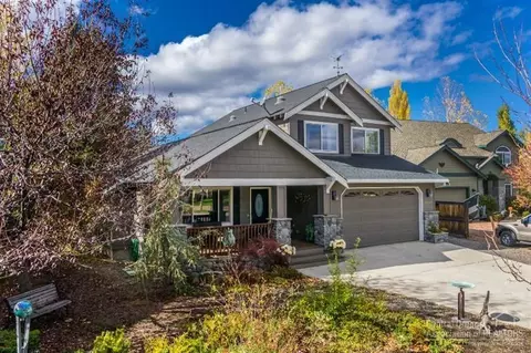 63501 NE Stacy Ln, Bend, OR 97701 photo 3