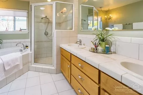 63501 NE Stacy Ln, Bend, OR 97701 photo 10