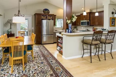 63501 NE Stacy Ln, Bend, OR 97701 photo 7