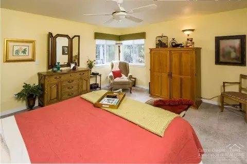 63501 NE Stacy Ln, Bend, OR 97701 photo 9