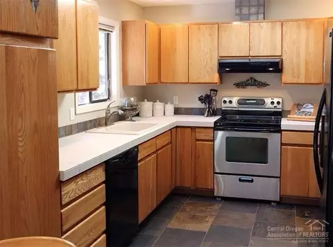 60967 Amethyst St, Bend, OR 97702 photo 3