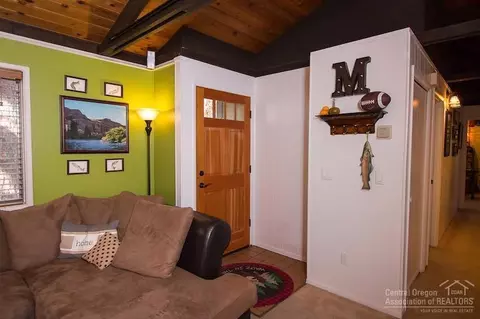 1545 NW Ithaca Ave, Bend, OR 97703 photo 4