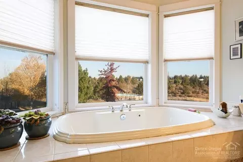 60960 Kramer Ln, Bend, OR 97702 photo 17