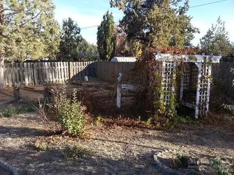 19909 Juniper, Bend, OR 97701 photo 8