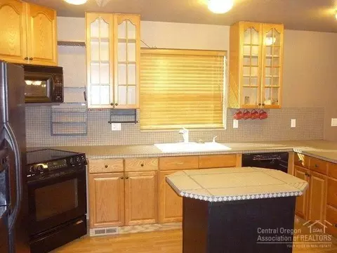51577 Ash Rd, La Pine, OR 97739 photo 5