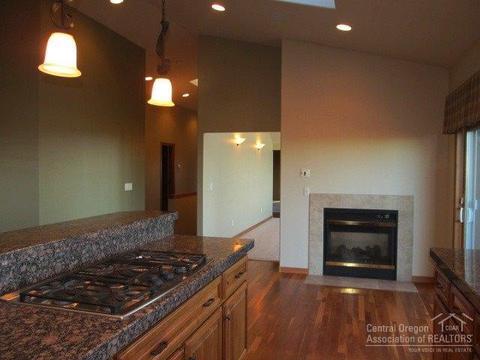 21067 Gift Rd, Bend, OR 97701 photo 6