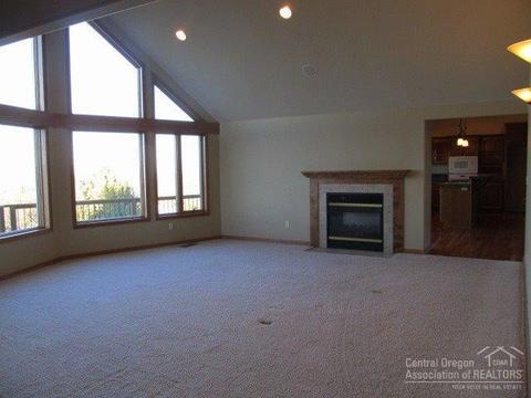 21067 Gift Rd, Bend, OR 97701 photo 3