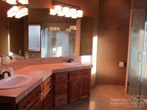 21067 Gift Rd, Bend, OR 97701 photo 15