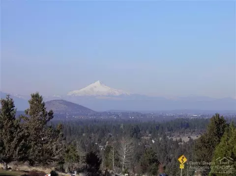 22588 Calgary Dr, Bend, OR 97701 photo 2