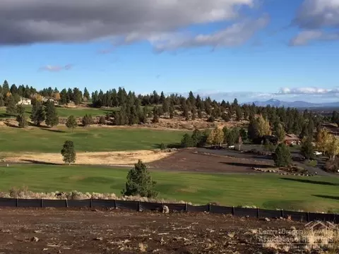 2604 NW Compass Corner Loop, Bend, OR 97703 photo 2