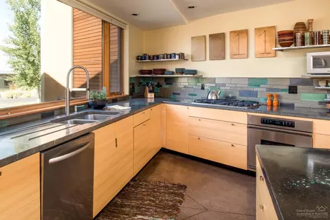 19001 NW Squirreltail Loop, Bend, OR 97701 photo 8
