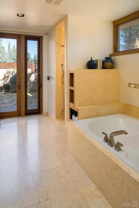 19001 NW Squirreltail Loop, Bend, OR 97701 photo 12