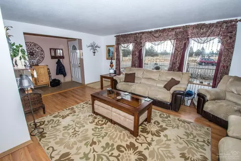 24968 Bachelor Ln, Bend, OR 97701 photo 4