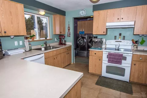 24968 Bachelor Ln, Bend, OR 97701 photo 9